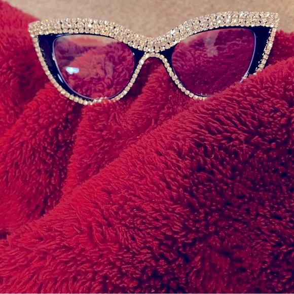 💎Bedazzled fake glasses Very well constructed 💎BLING! - Picture 4 of 8